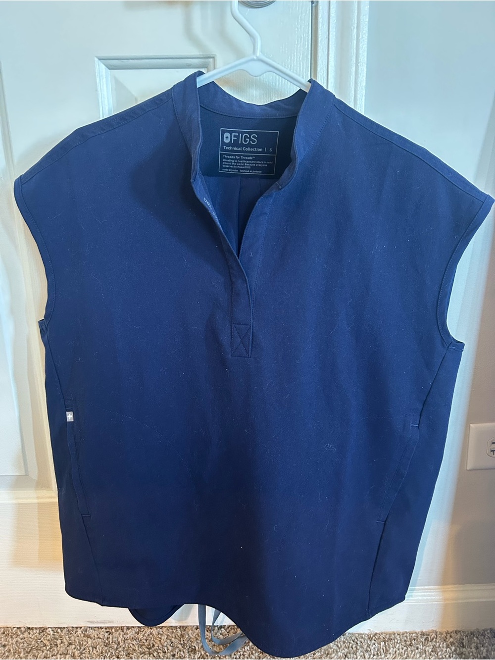 Figs Women's Navy Sleeveless Medical Tunic